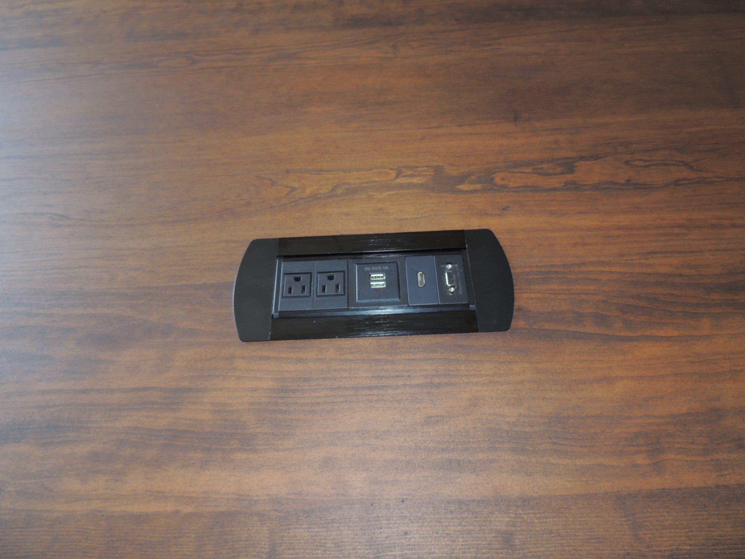 Mesa para sala de juntas. Modelo: Paso panal. - Imagen 2